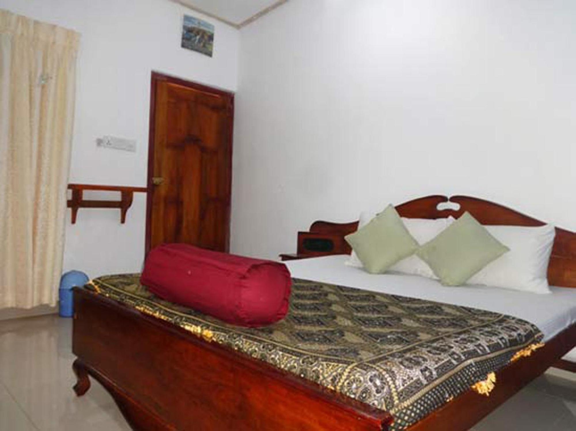 Dutch Bay Beach Cottages Trincomalee Exteriör bild