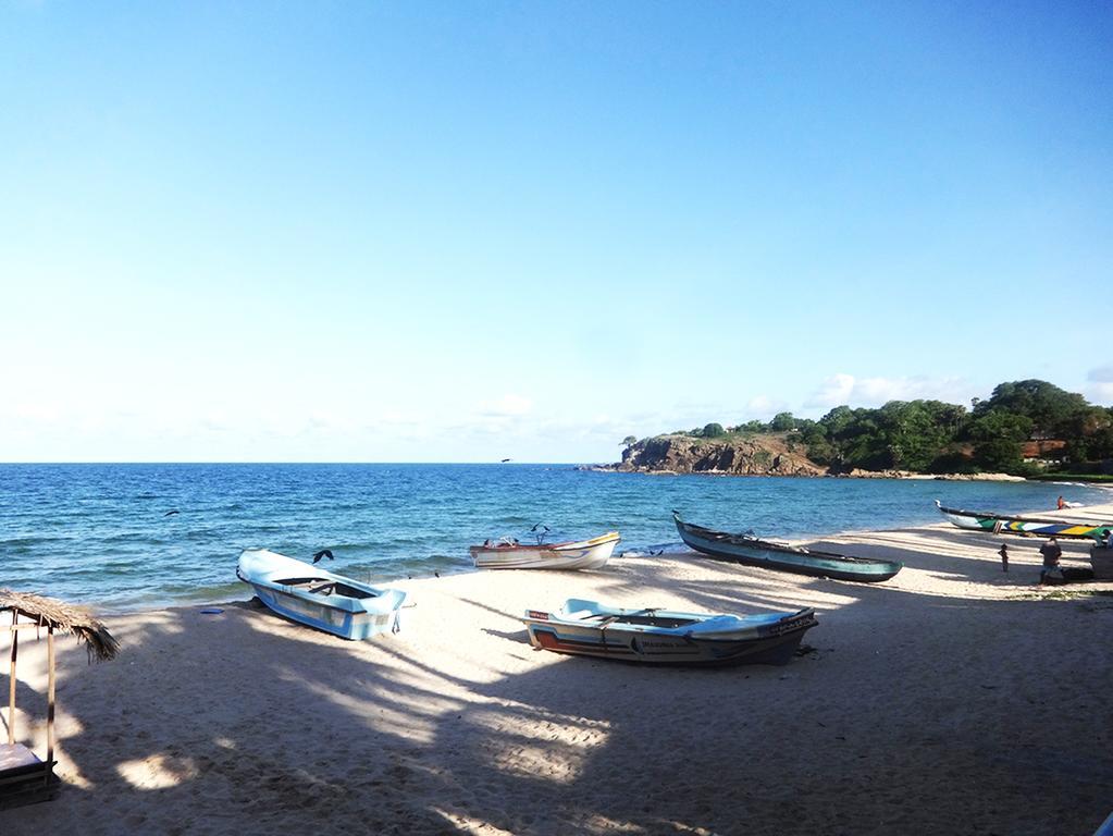 Dutch Bay Beach Cottages Trincomalee Exteriör bild