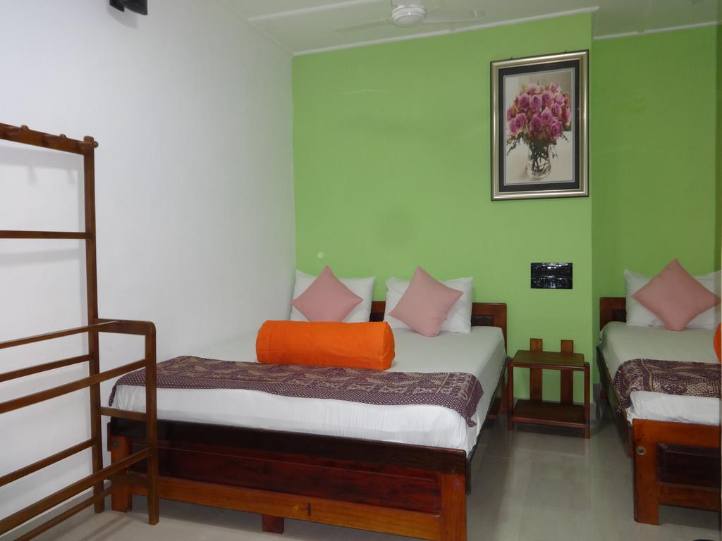 Dutch Bay Beach Cottages Trincomalee Exteriör bild