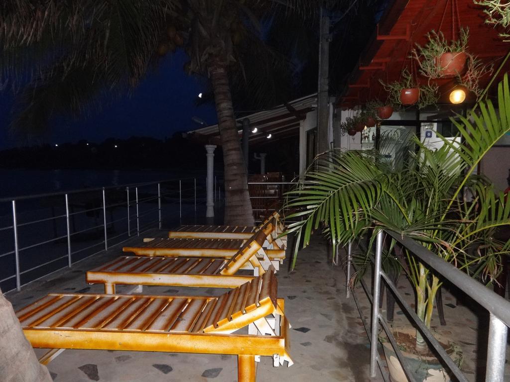Dutch Bay Beach Cottages Trincomalee Exteriör bild