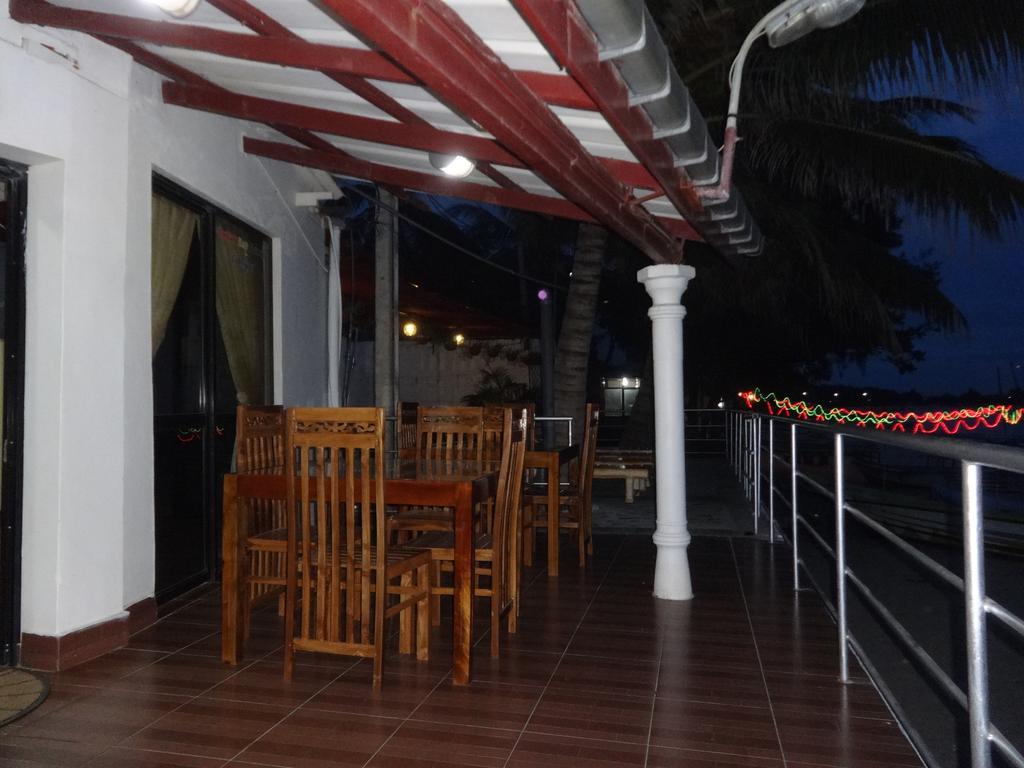 Dutch Bay Beach Cottages Trincomalee Exteriör bild