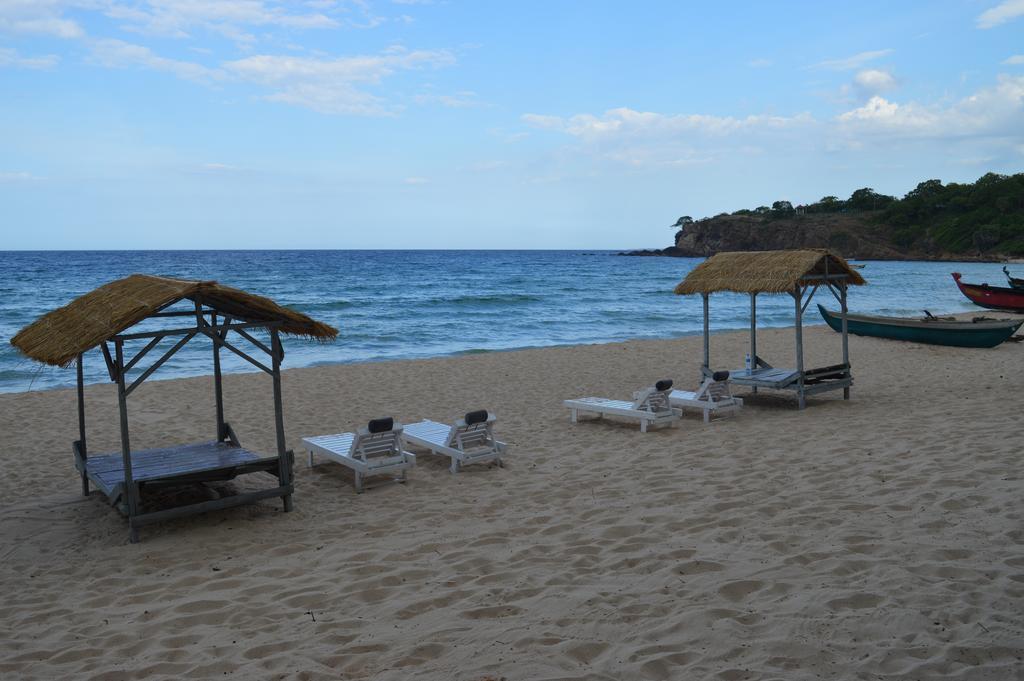 Dutch Bay Beach Cottages Trincomalee Exteriör bild